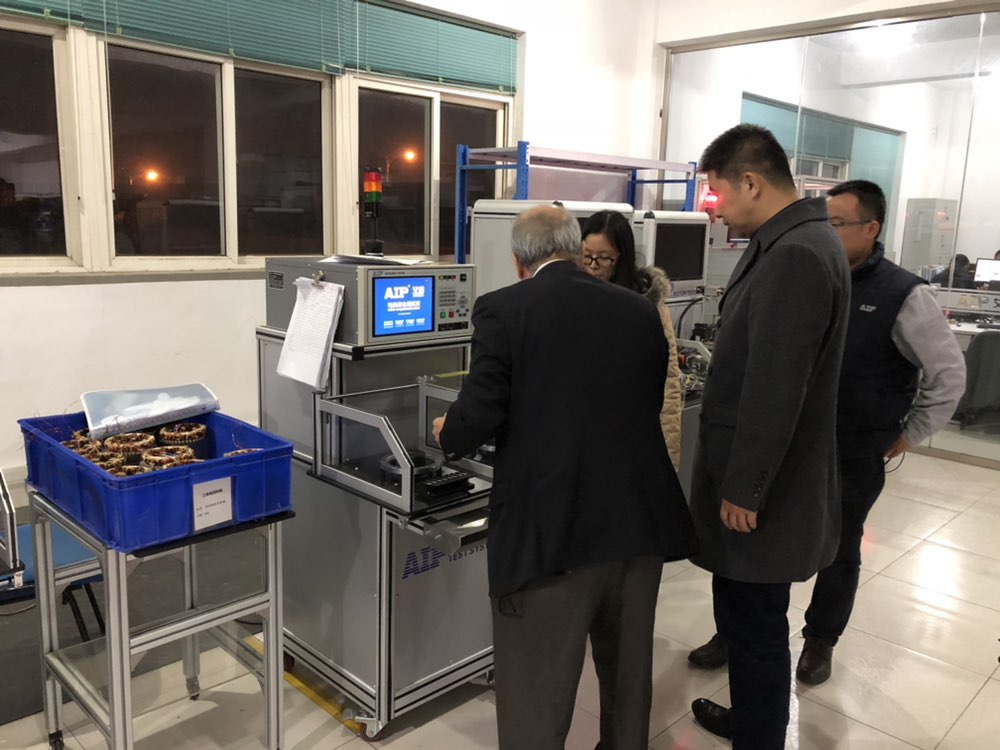 泰国客户到访艾普智能验收定子测试机